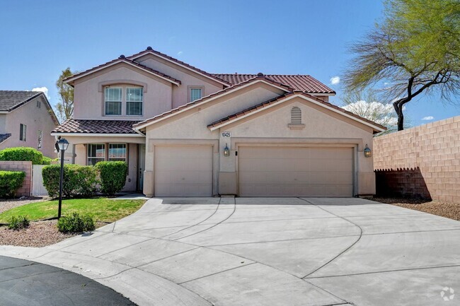 Building Photo - 5BD 3.5 BTH Two Story Home Available in Lo...