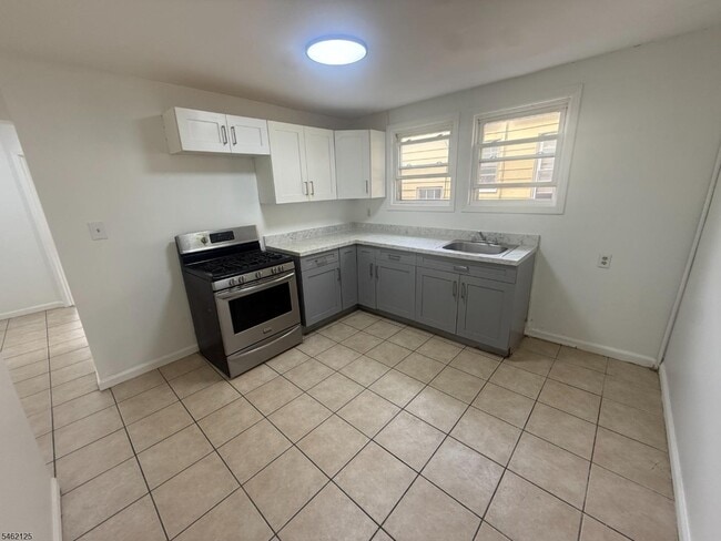 229 Alexander St Unidad 2