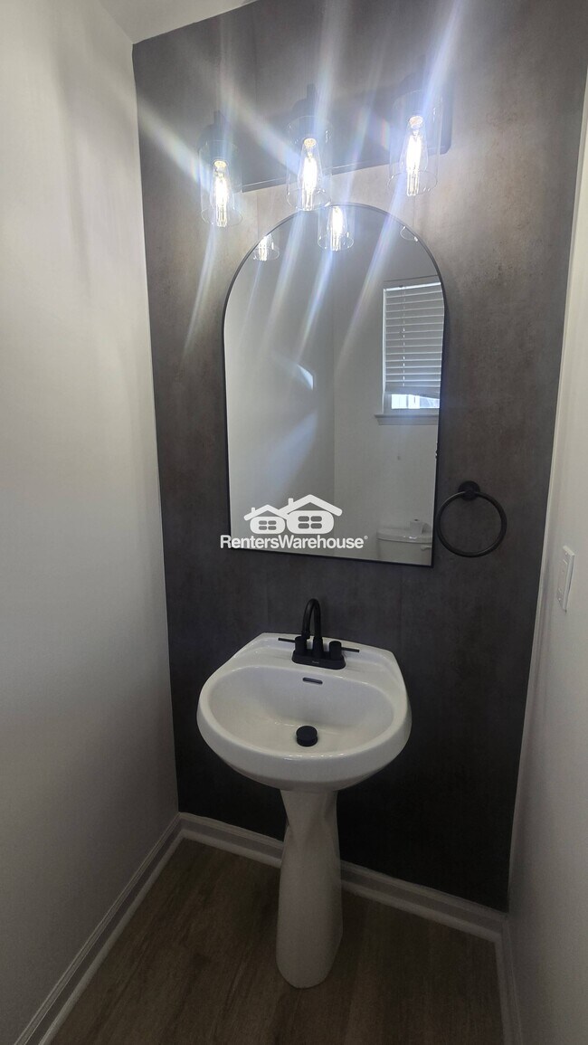 Photo - 796 Grenier Terrace NE