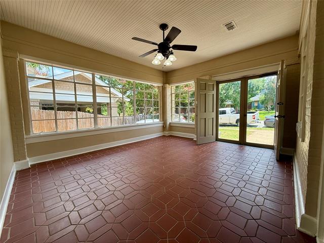 Photo - 2126 Mistletoe Ave