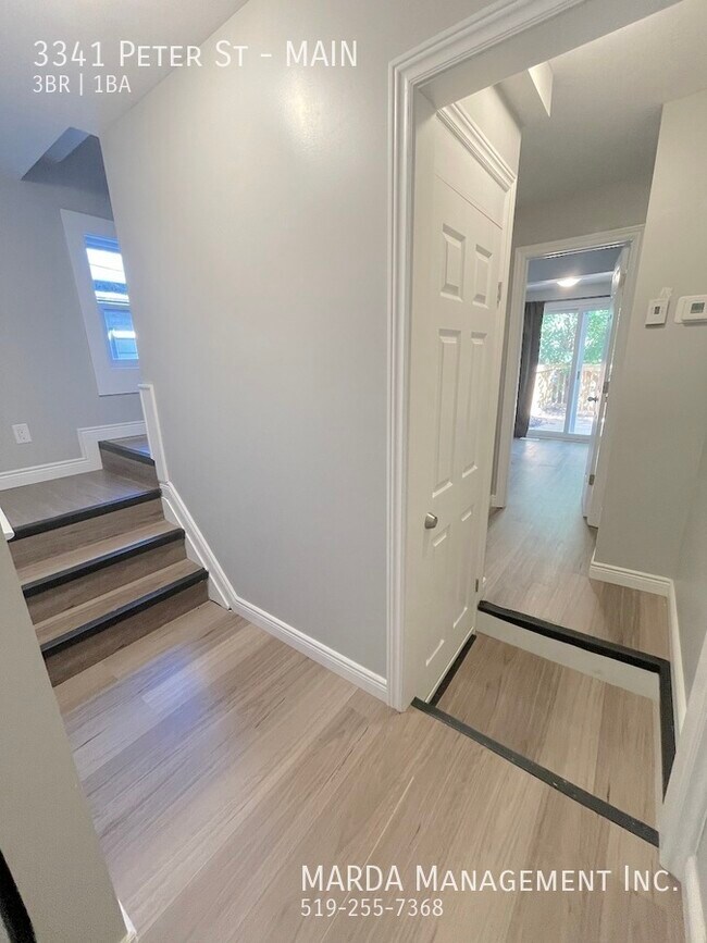 Photo - RENOVATED 3+1BEDROOM/1-BATH TOWNHOUSE IN WEST WINDSOR -ALL INCLUSIVE Unité MAIN