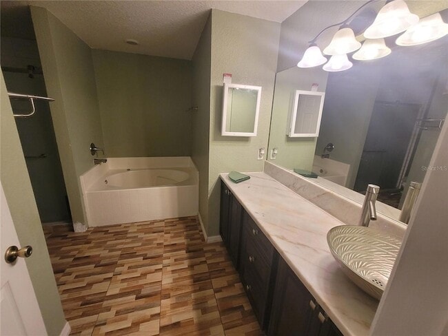 Photo - 719 Bear Way