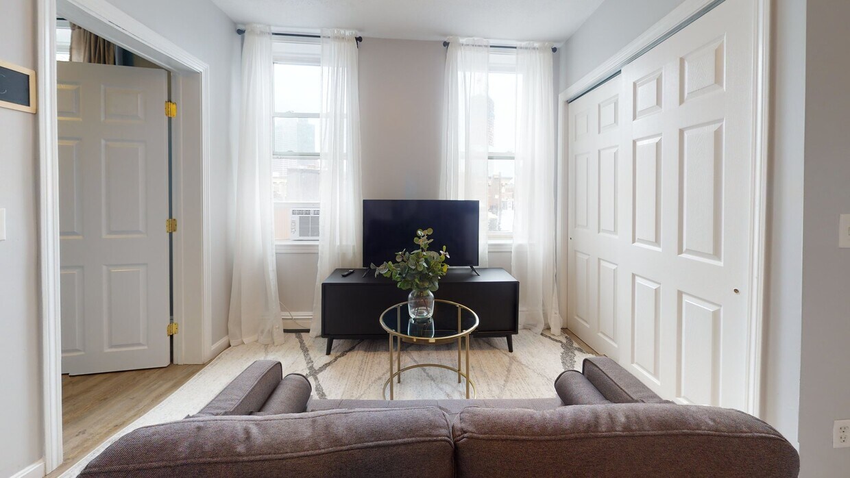 Photo - Private bedroom in 3 bed/1 bath Home