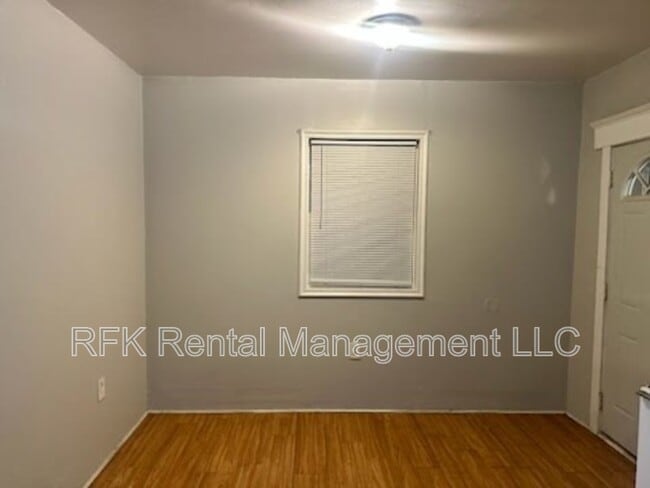 Photo - 802 N Gray St