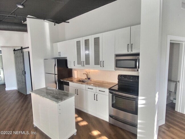 Photo - 2064 Herschel St Unit 302