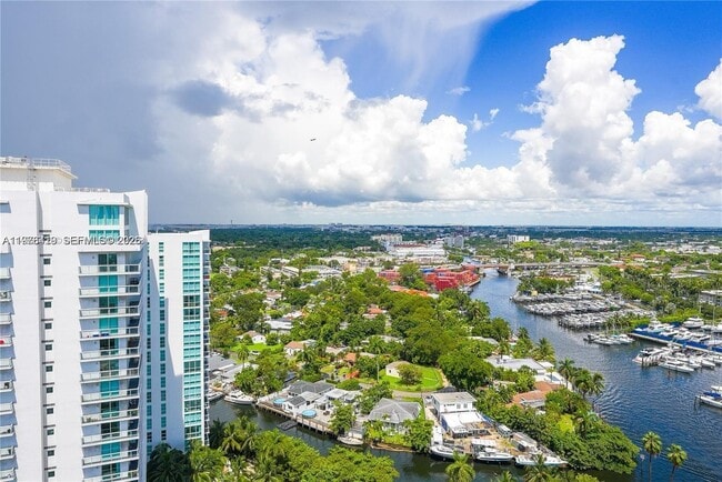 Building Photo - 1861 NW S River Dr Unit 1501