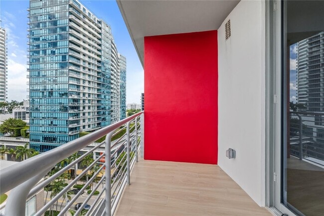 Photo - 90 NE 32nd St Unidad 1014