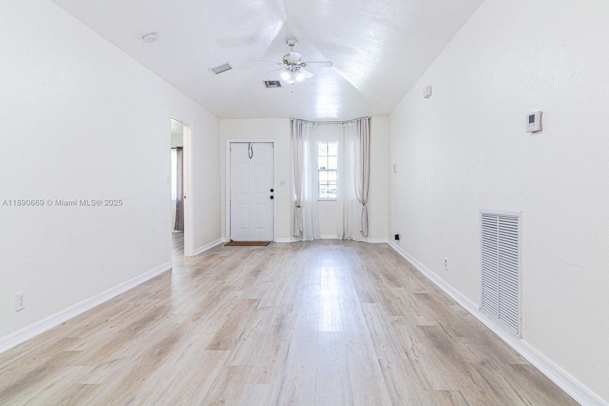 Photo - 116 NW 6th Ave