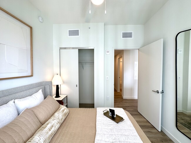 Building Photo - 244 NW 31st St Unit B11 Rental
