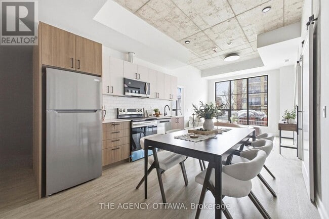 Photo - 56 Bayswater Ave Unité 101