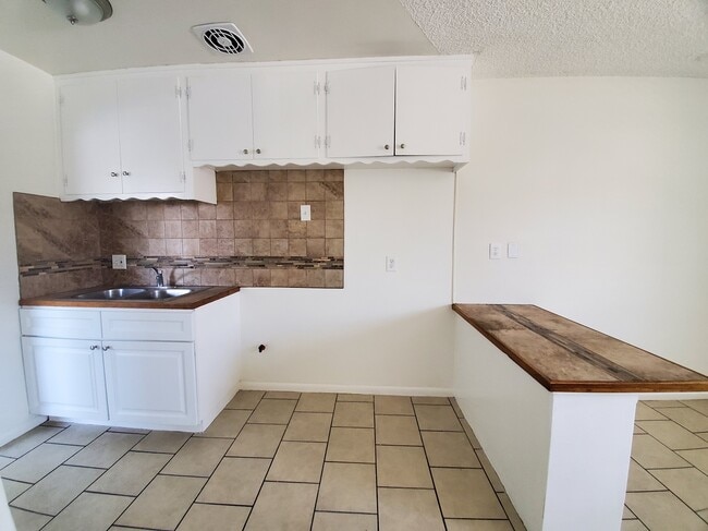 Photo - 4048 139th St Unidad G