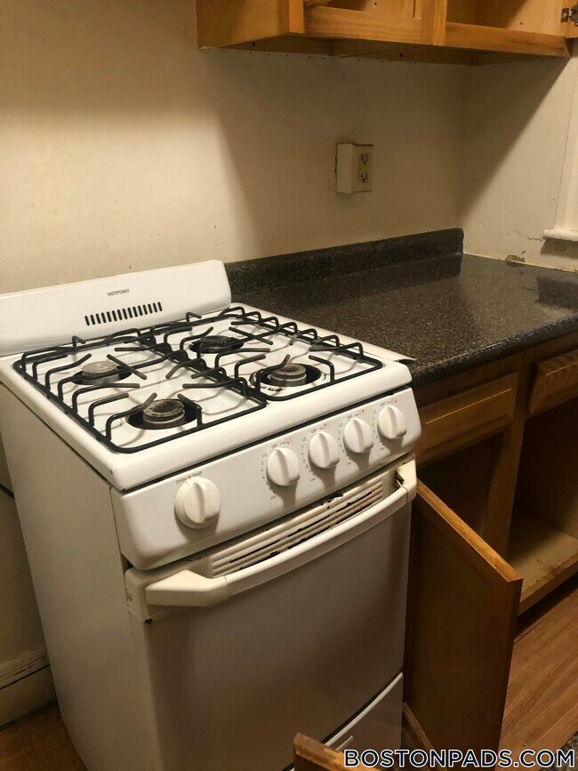 Building Photo - 1179 Boylston St Rental