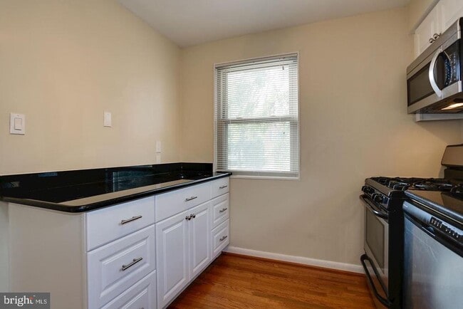 Photo - 4510 Washington Blvd Unit 1