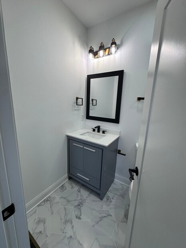 Photo - 961 Heyl Ave Unit 961