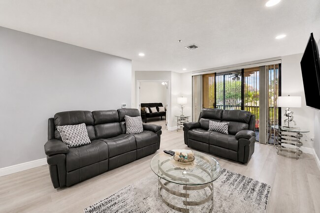 5133 Brisata Cir Unit P