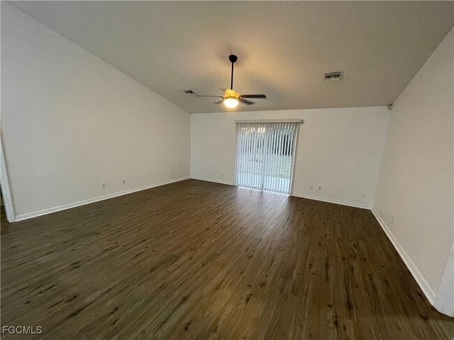 Photo - 1611 Hines Ave