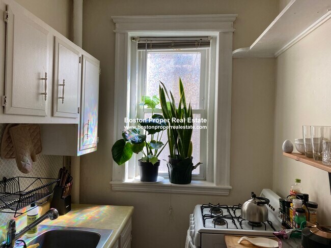 Photo - 1840 Commonwealth Ave Unidad 8