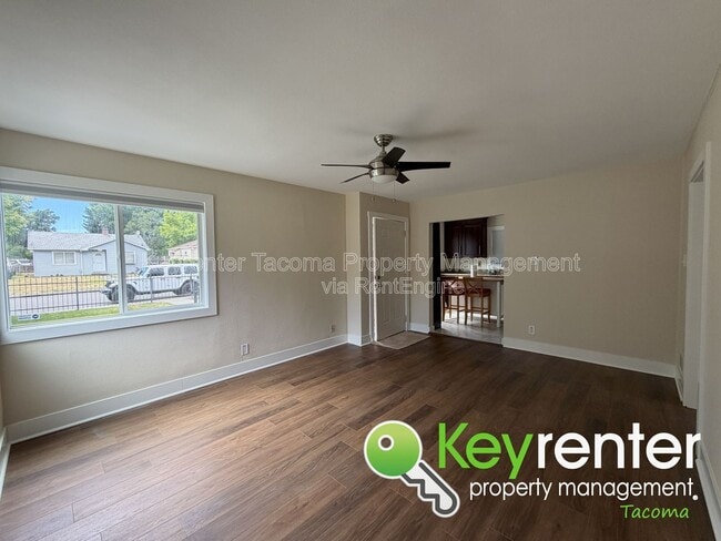 Photo - 1047 S Rochester St