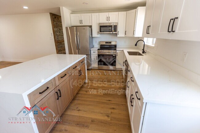 4826 E Avalon Dr