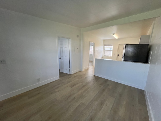 Photo - 320 NE 13th Ave Unit 06