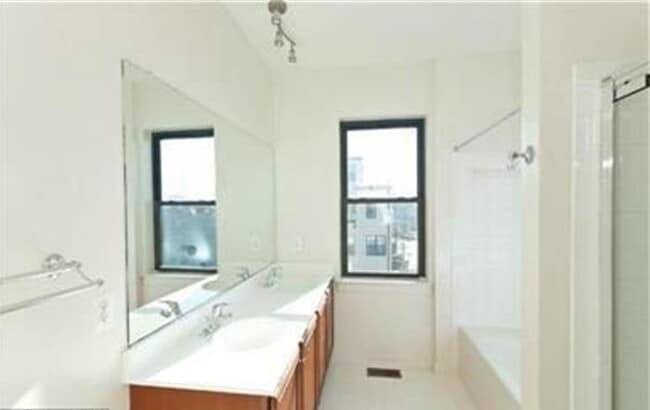 Photo - 117 Station North Mews