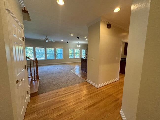 Photo - 5 Bedroom/3.5 Bath Long Term Rental in Martin's Point