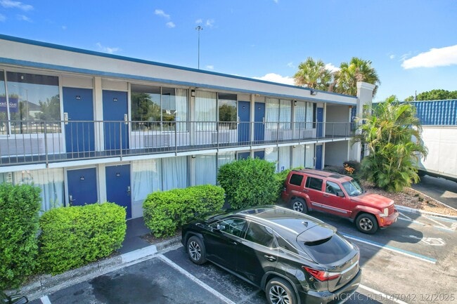 4645 N Socrum Loop Rd Unit 101