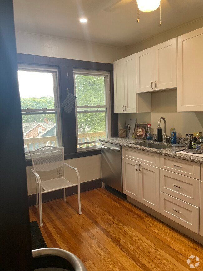 Building Photo - 51 Breck Ave Unit 51 Rental