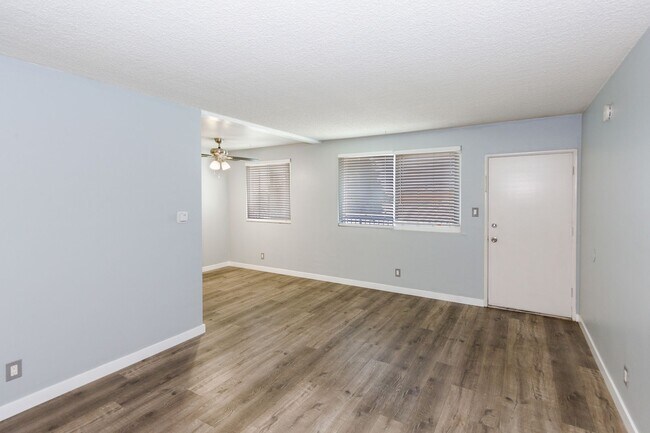 Photo - 721 Venice Way