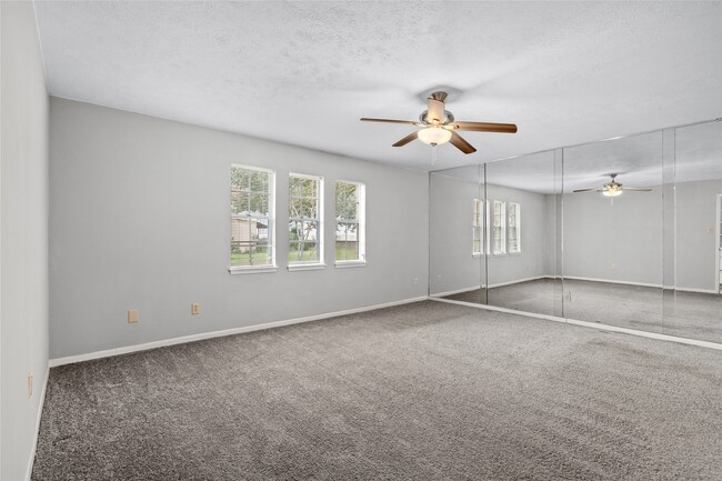 Photo - 53 River Creek Way