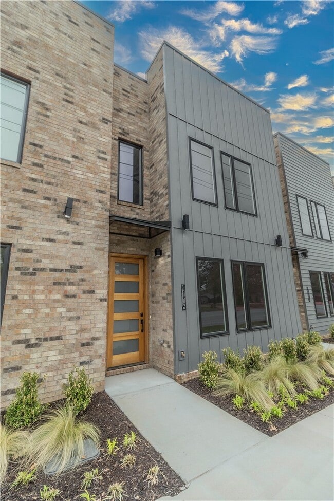 Building Photo - 4116 W Olive St