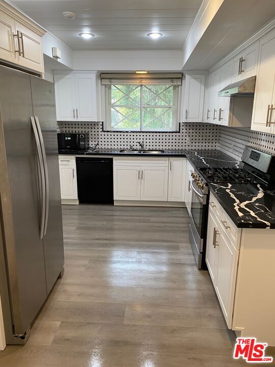 Building Photo - 1712 Benedict Canyon Drive