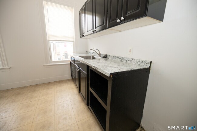 Photo - 473 Howard Ave Unit 2