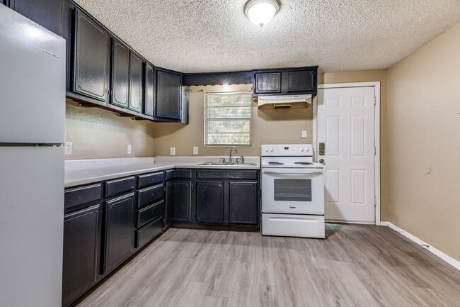 Photo - 8100 Doreen Ave