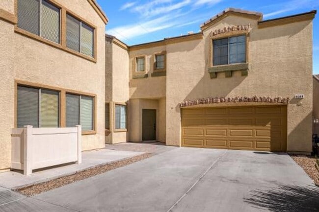 Photo - Nice Two Story Home with fenced yard and pet friendly owners.