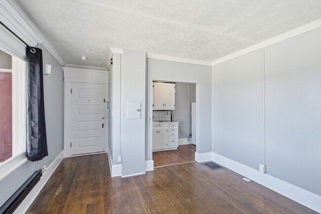 Photo - 2623 W Maxwell Ave