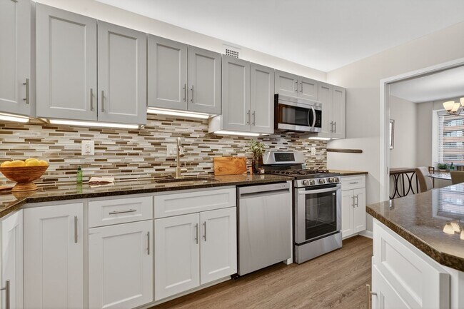 Photo - 4515 Willard Ave Unit 1112S