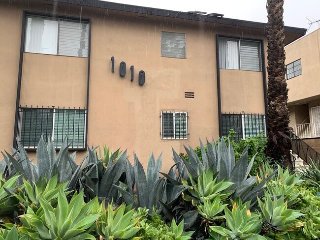 Photo - 1010 S Orange Grove Ave Apartamentos Unidad #3