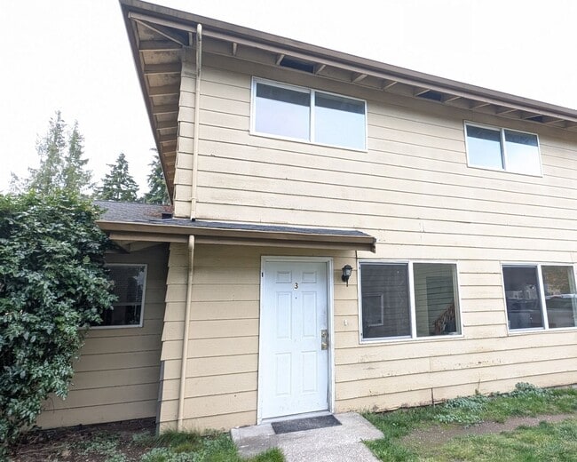 Building Photo - Everett 2 Bedroom Updated Townhome in Smal...