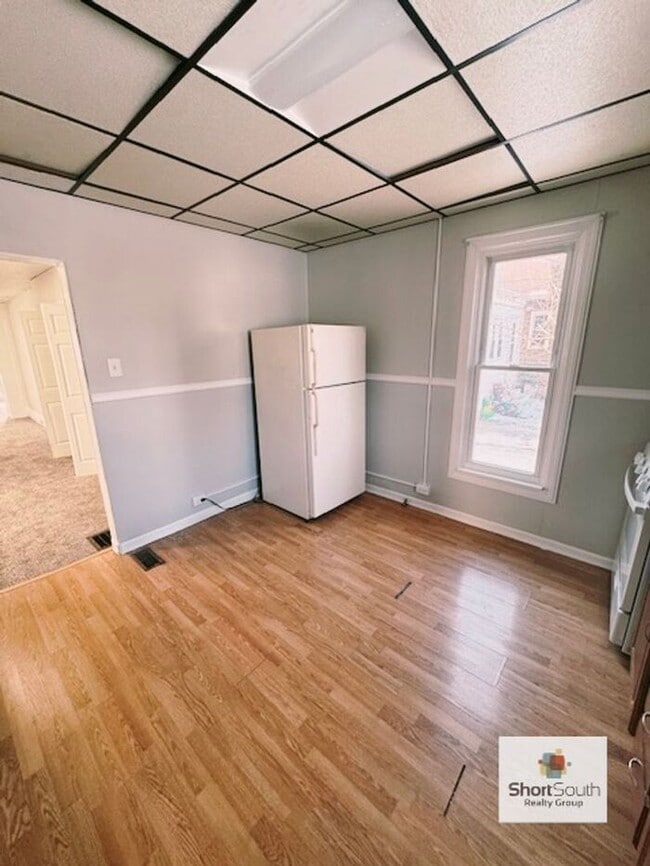 Photo - 4 bed 1 bath Single Family Home