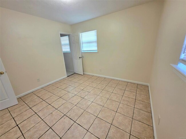 Photo - 408 Briarbrook Dr