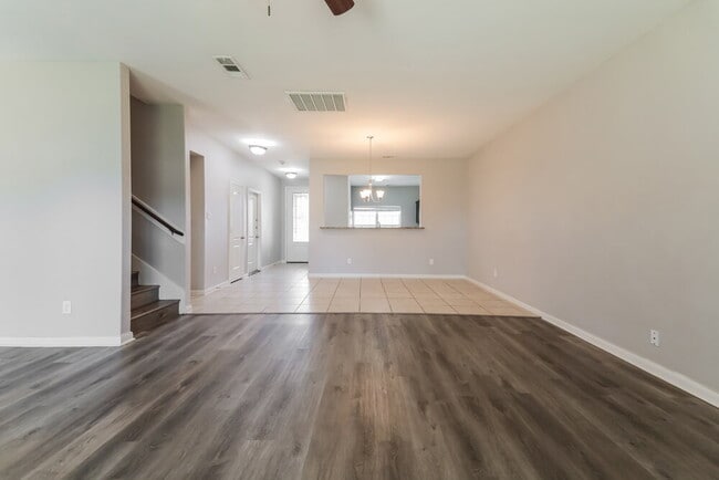 Photo - 900 Princewood DR