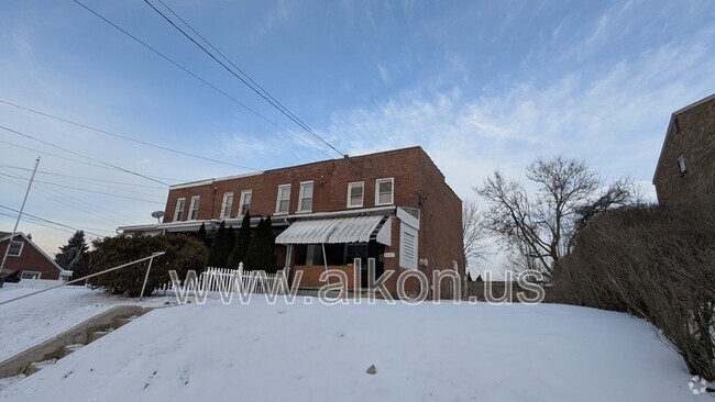 Building Photo - 4247 Gladstone St Rental