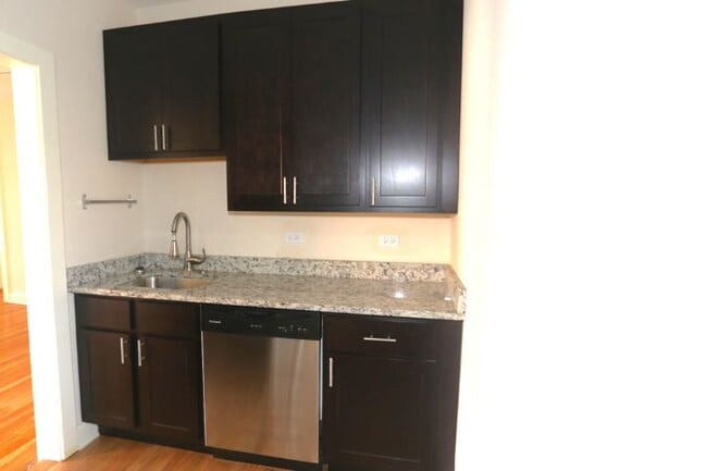 Photo - 4045 N Ashland Unit E4