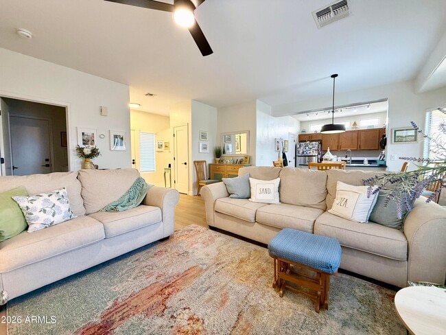 Building Photo - 21143 E Roundup Way