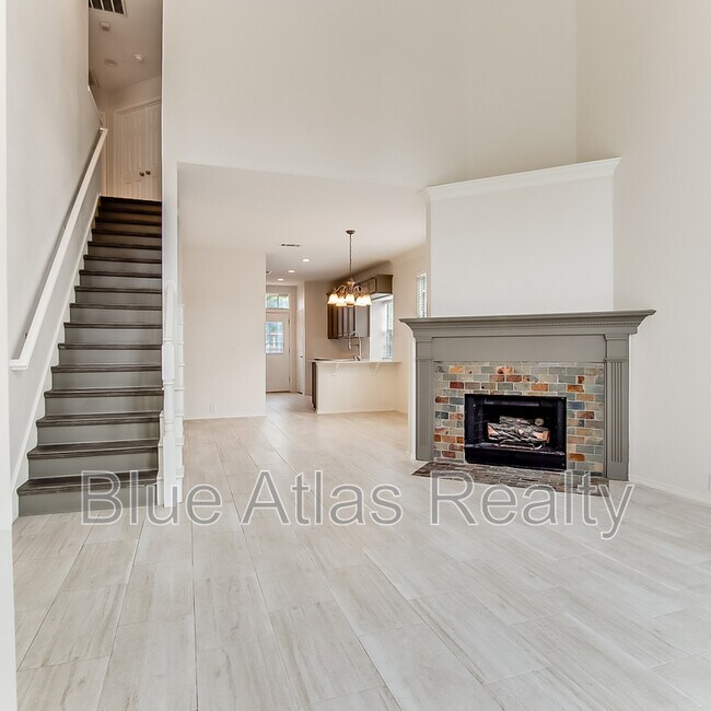 Photo - 3937 Creek Crossing Dr
