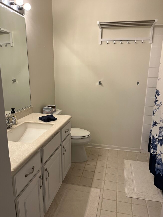 Photo - 3872 S Lake Dr Unit 402