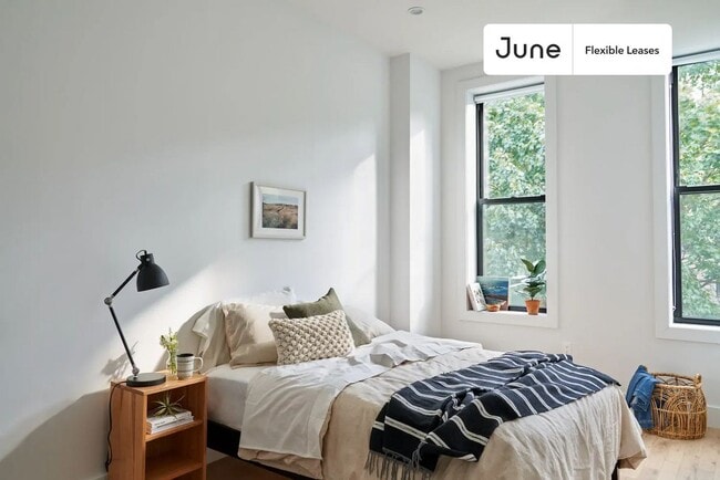 Photo - Contemporary ROOM at The Hancock House Unit 3