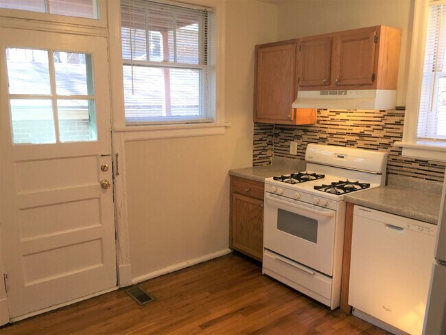 7034 Dartmouth Ave