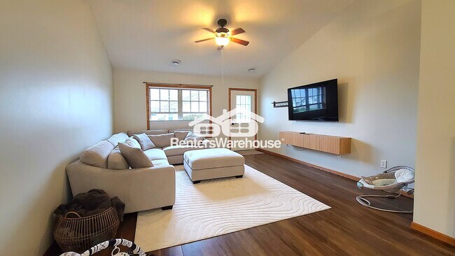 Photo - 280 Cedar St